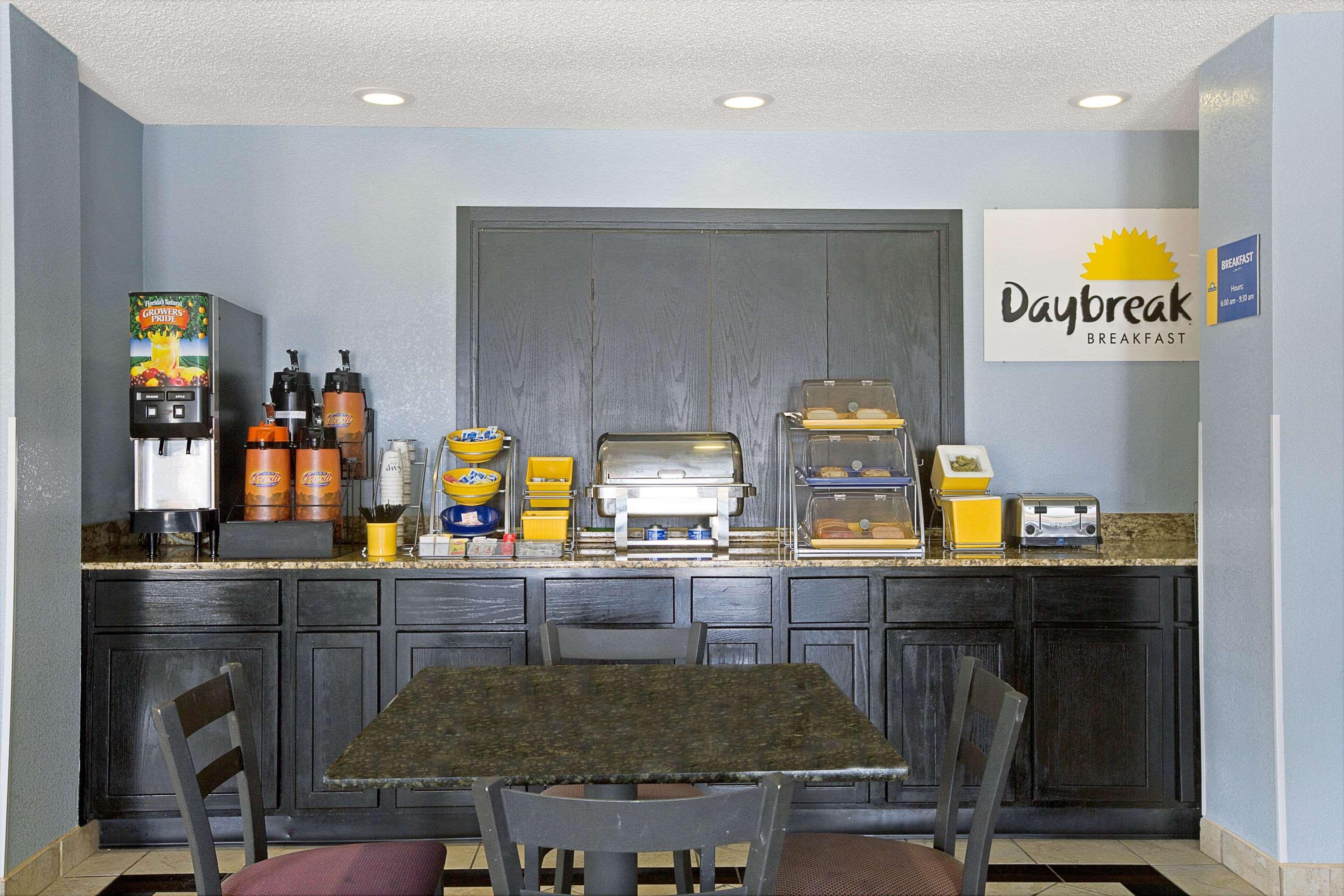 Days Inn By Wyndham Dallas Garland West Eksteriør bilde