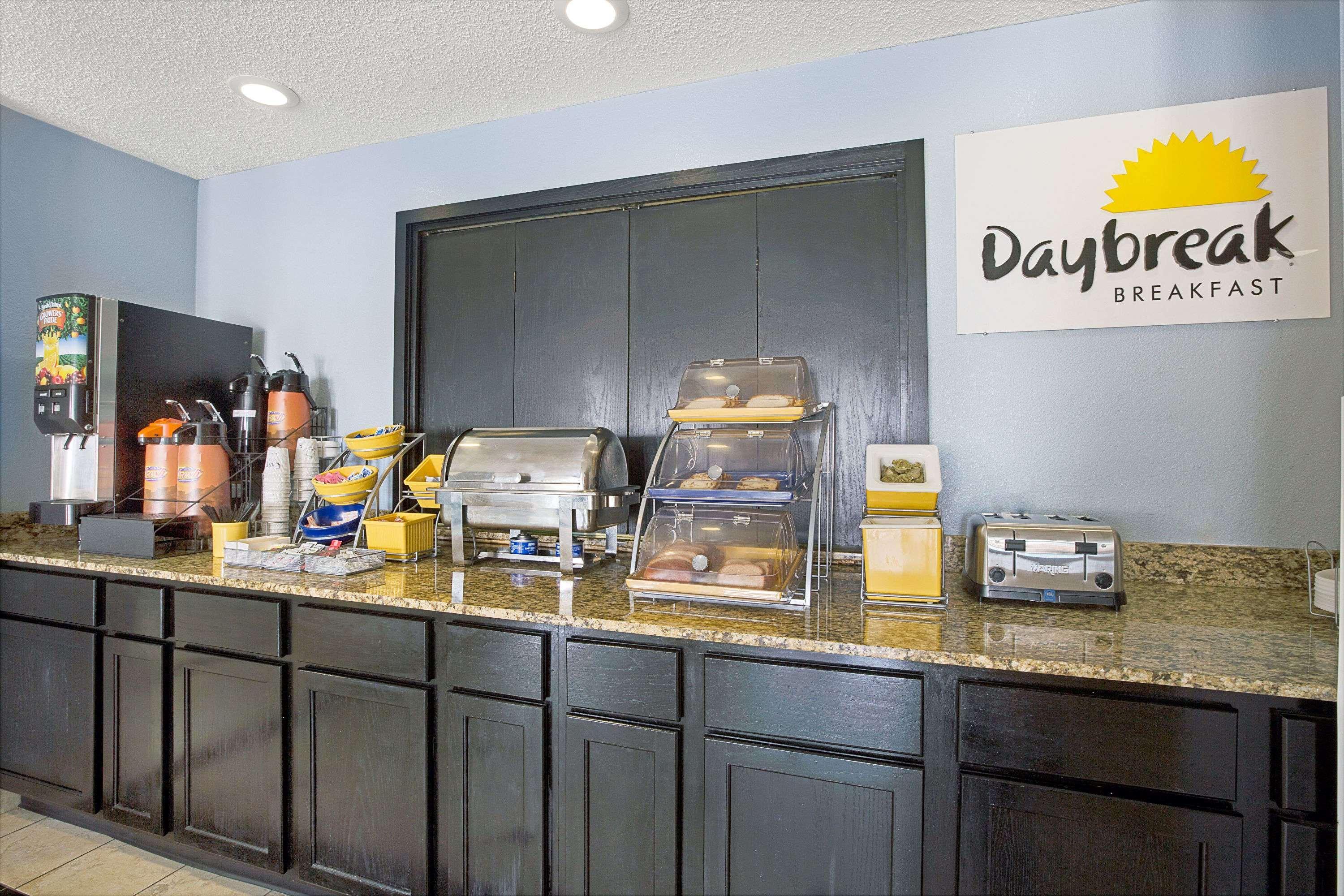 Days Inn By Wyndham Dallas Garland West Eksteriør bilde