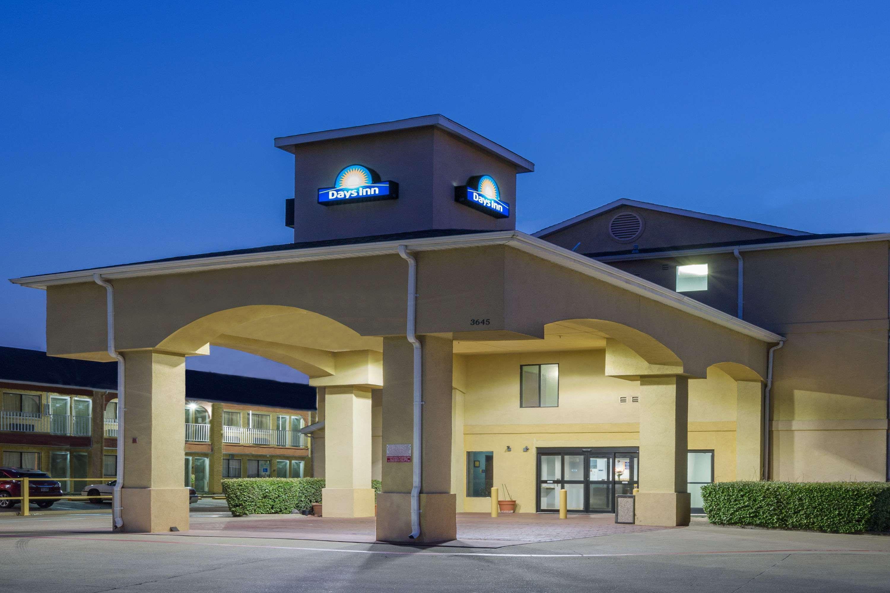 Days Inn By Wyndham Dallas Garland West Eksteriør bilde